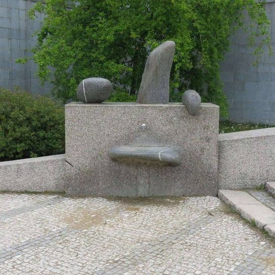 Kašna s fontánkou pitné vody v parku Václava Havla v Litoměřicích