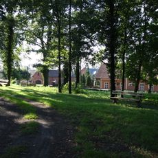 Cmentarz z aleją lipową w Klępsku