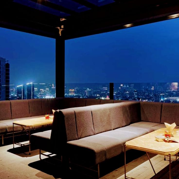 Cloud Lounge and Dining