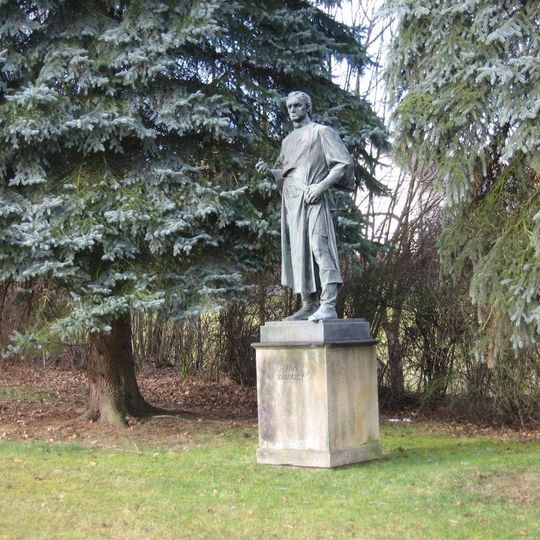 Socha Jana Želivského u dětského hřiště v Želivi