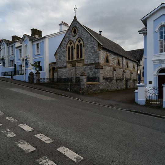 Devon Lodge And Forecourt Plinth And Piers