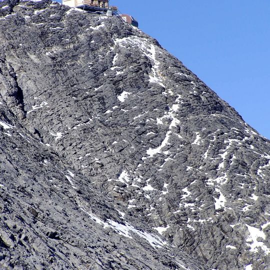 Mittellegi Hut