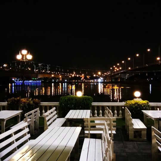OYua River Terrace