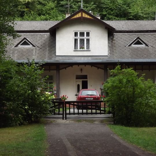 Venkovský dům s areálem tzv. Běliska