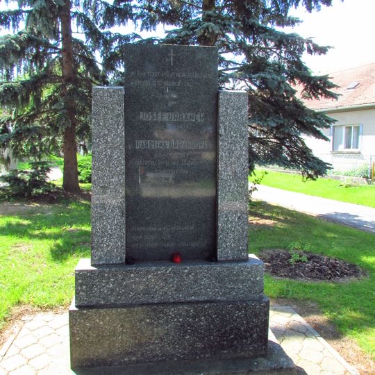 Památník obětem 2. sv. války v Račicích