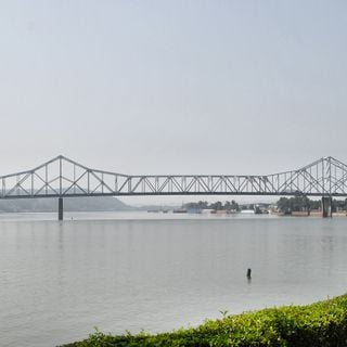 Silver Memorial Bridge