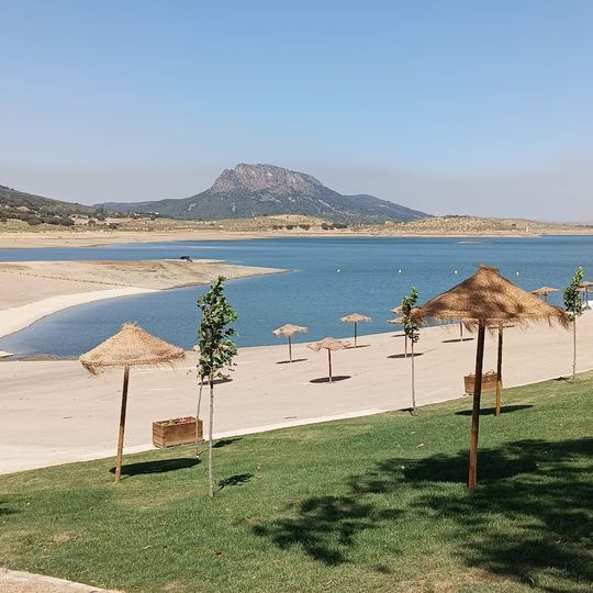 Playa hormigonada de Peloche