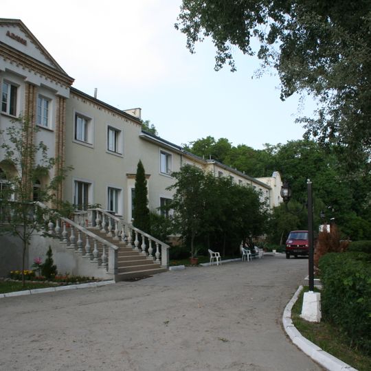 Zespół dworski w Warzyniu