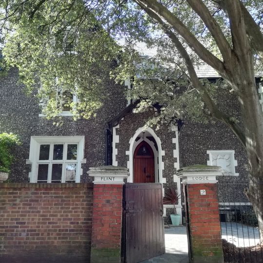 Flint Lodge And Attached Conservatory And Wall