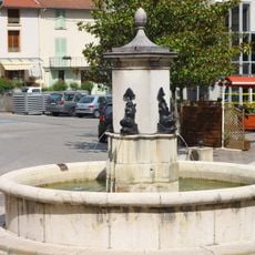 Fontaine en place de la République
