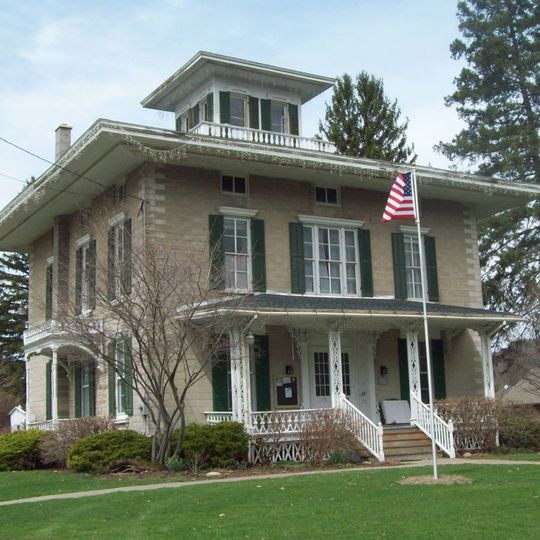 Larrowe House