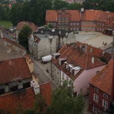 Miasto (w obrębie murów obronnych) wraz z zabudową z wieków późniejszych i kościołem