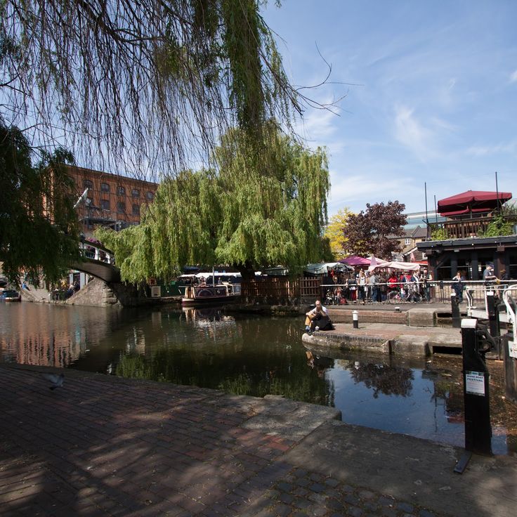 Киоски с едой на Camden Market