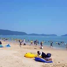 Shinji myeongsasipri Beach