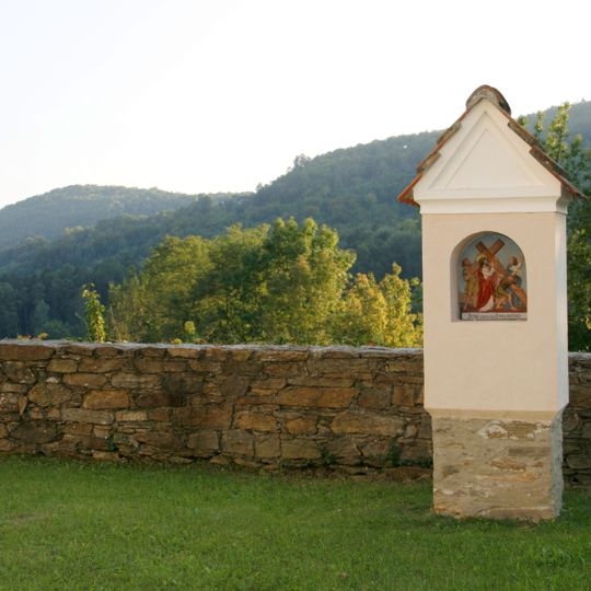 Kalvarienbergstationen bei der Kirche
