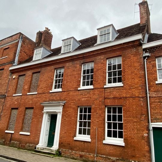 16, Kingsgate Street