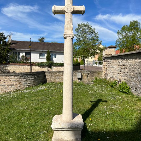 Croix de l'église Saint-Apollinaire