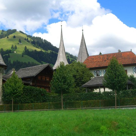 Schloss mit Bauernhaus und Nebengebäuden