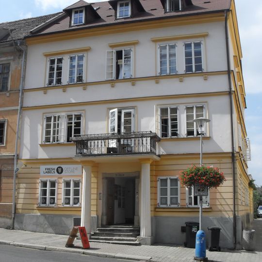 Zámecké náměstí 10