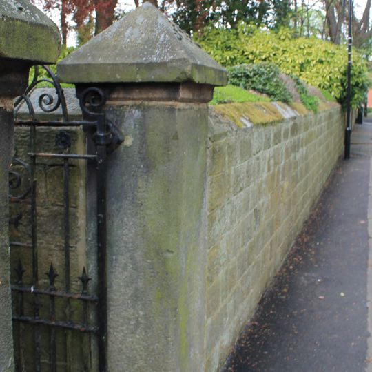 Front wall, gate piers and gates to 17 North Hill Road
