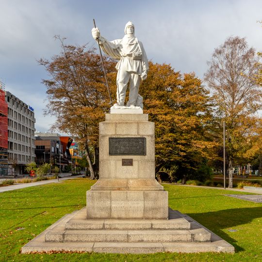 Statue of Robert Falcon Scott