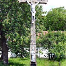 Kříž ve Starém Bozděchově u křižovatky