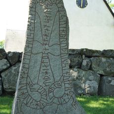 Uppland Runic Inscription 354
