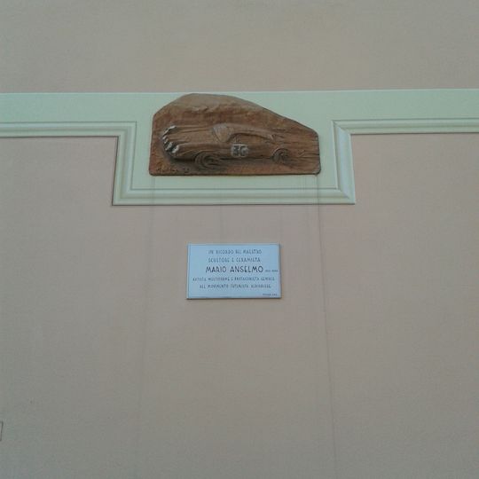 Pannello ceramico in ricordo del maestro Mario Anselmo