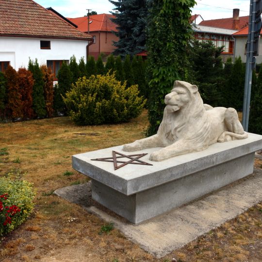 Statue of lion in Stará Říše