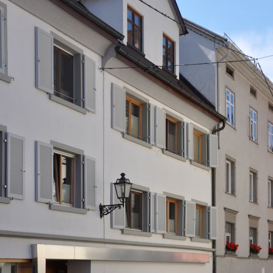 Wohn- und Geschäftshaus