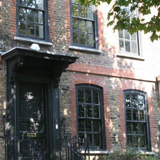 109, Mile End Road E1