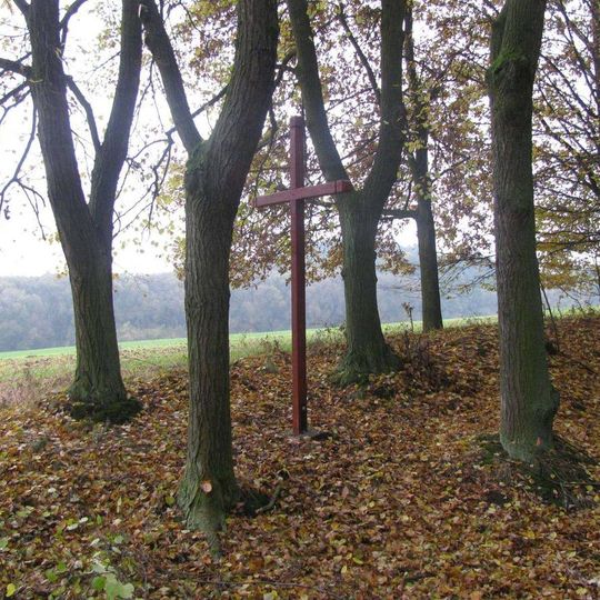 Cross southeast of Olešná