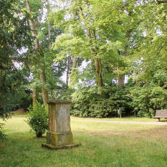 Torzo kříže v Mohelnici v parku