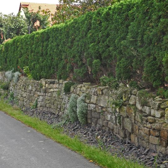 Einfriedungsmauer Nickerner Weg 6