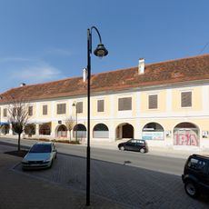 Wohn- und Geschäftshaus