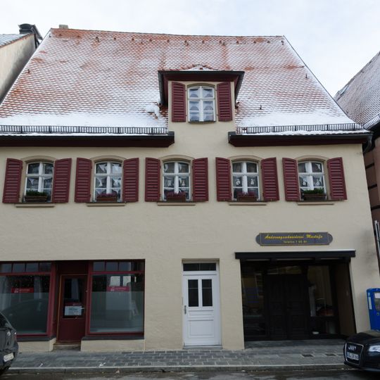 Friedrich-Ebert-Straße 15