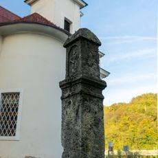 Znamenje ob župnijski cerkvi, Krško