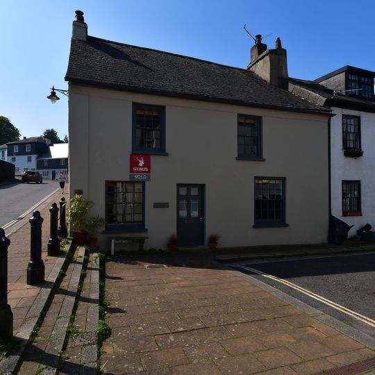 Cosy Cot  Lamb Corner