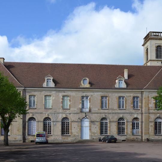Abbaye Saint-Léonard de Corbigny