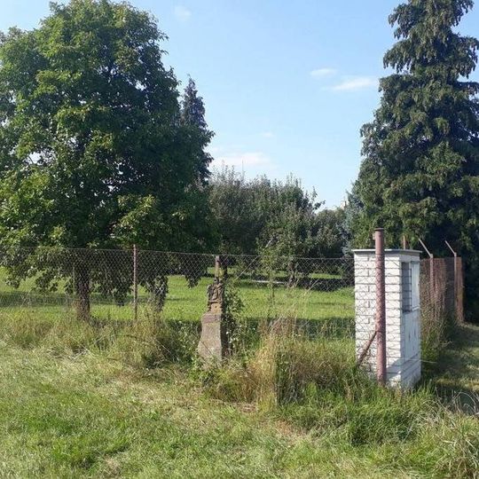 Kříž jižně od Náchoda nedaleko Harfového mostu