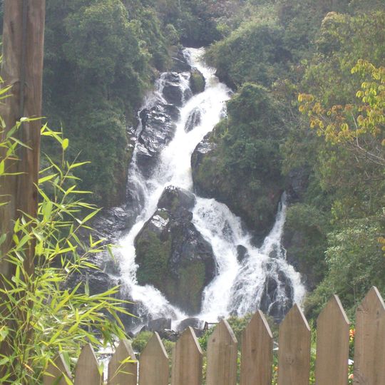 Tequendamita Falls