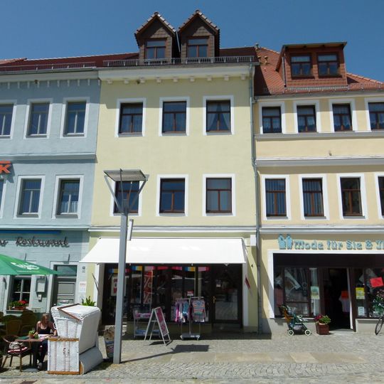 Wohnhaus mit Laden in geschlossener Bebauung Altmarkt 4