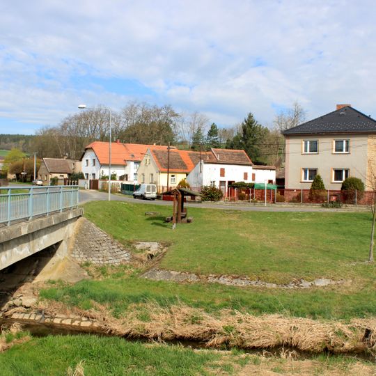 Most silnice III/2326 přes Voldušský potok v Litohlavech