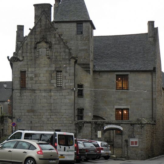 Maison prébendale de Saint-Pol-de-Léon, 1 place du Petit-Cloître