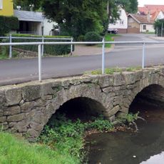 Straßenbrücke