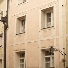 Wohn- und Geschäftshaus