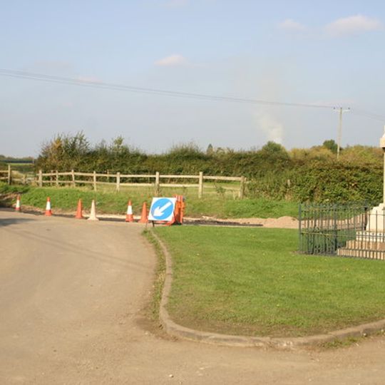 Moreton War Memorial, Oxfordshire