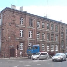 Kamienica przy ul. Popiełuszki 4/6 w Częstochowie