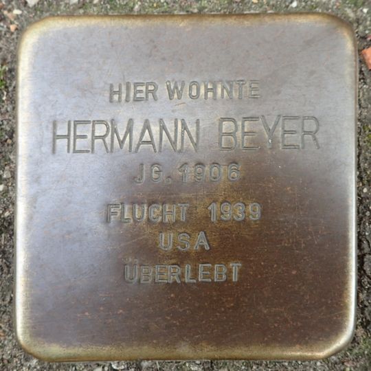Stolperstein en memoria de Hermann Beyer