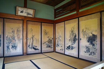 Interior 6